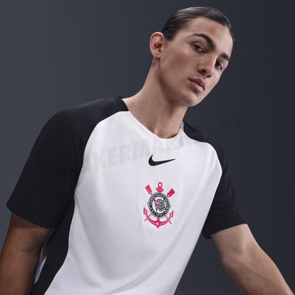 Imagens da nova camisa do Corinthians vazam na internet